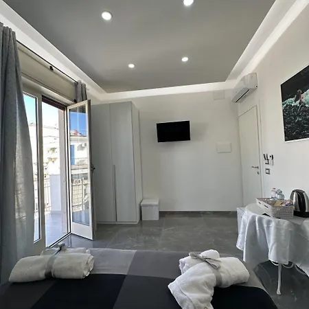 Napolitudine נאפולי